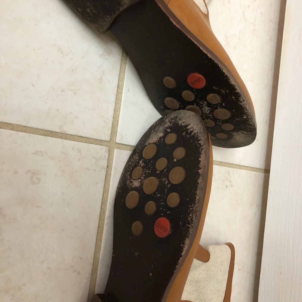 Tan boots - Picture 2 of 3